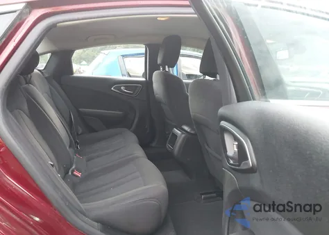 2015 Chrysler 200 Limited z USA, uszkodzony, nr VIN 1C3CCCAB2FN650695